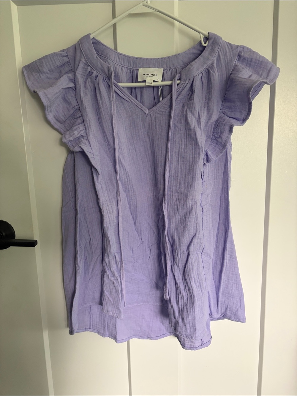 Andree by Unit Lavender Tie-Neck Flutter Sleeve Top Size Small